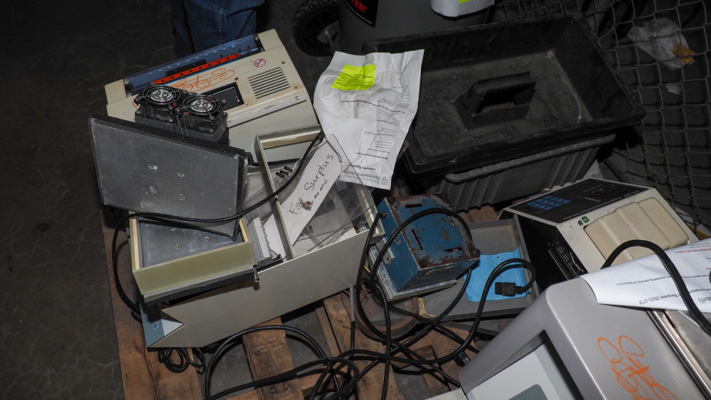 1 pallet of lab equipment Swico Auctions