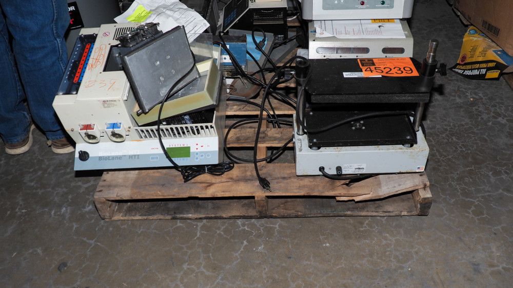 1 pallet of lab equipment Swico Auctions