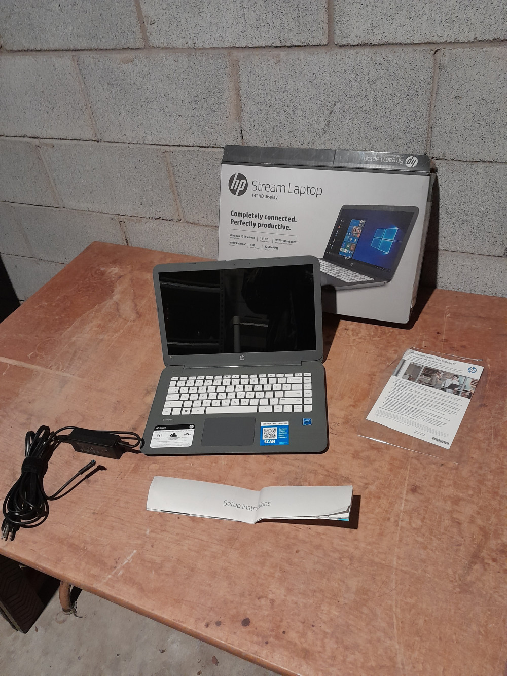 Lot 75 HP laptop Swico Auctions