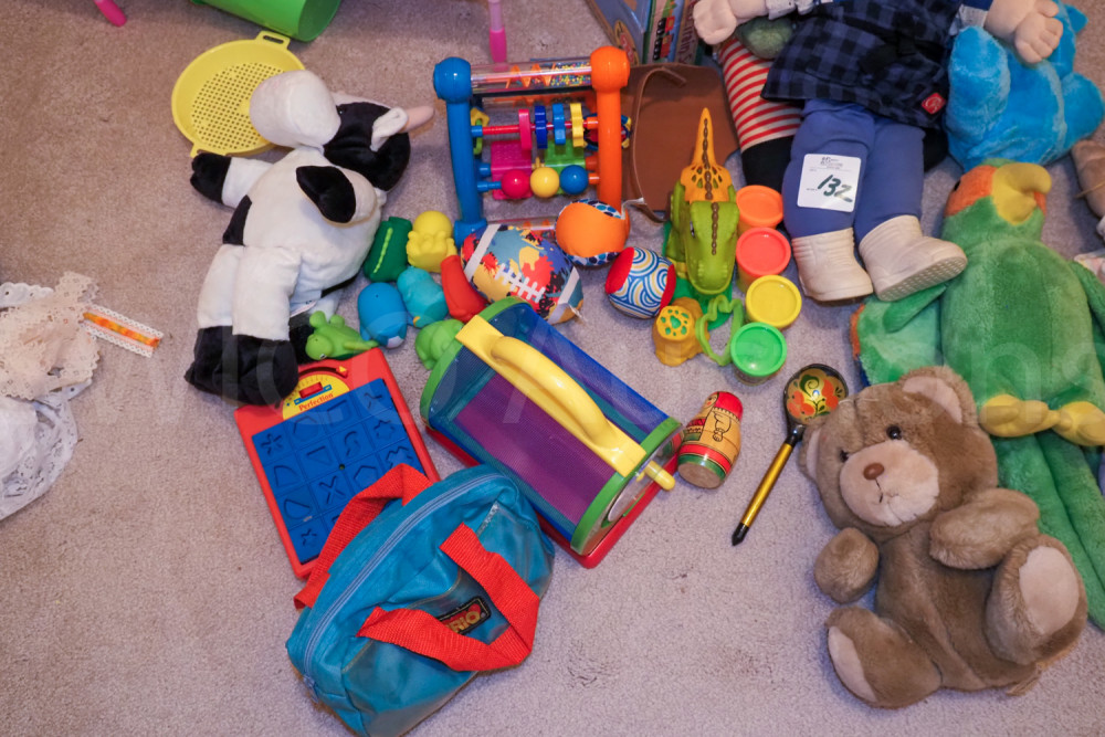 Kids toys Swico Auctions