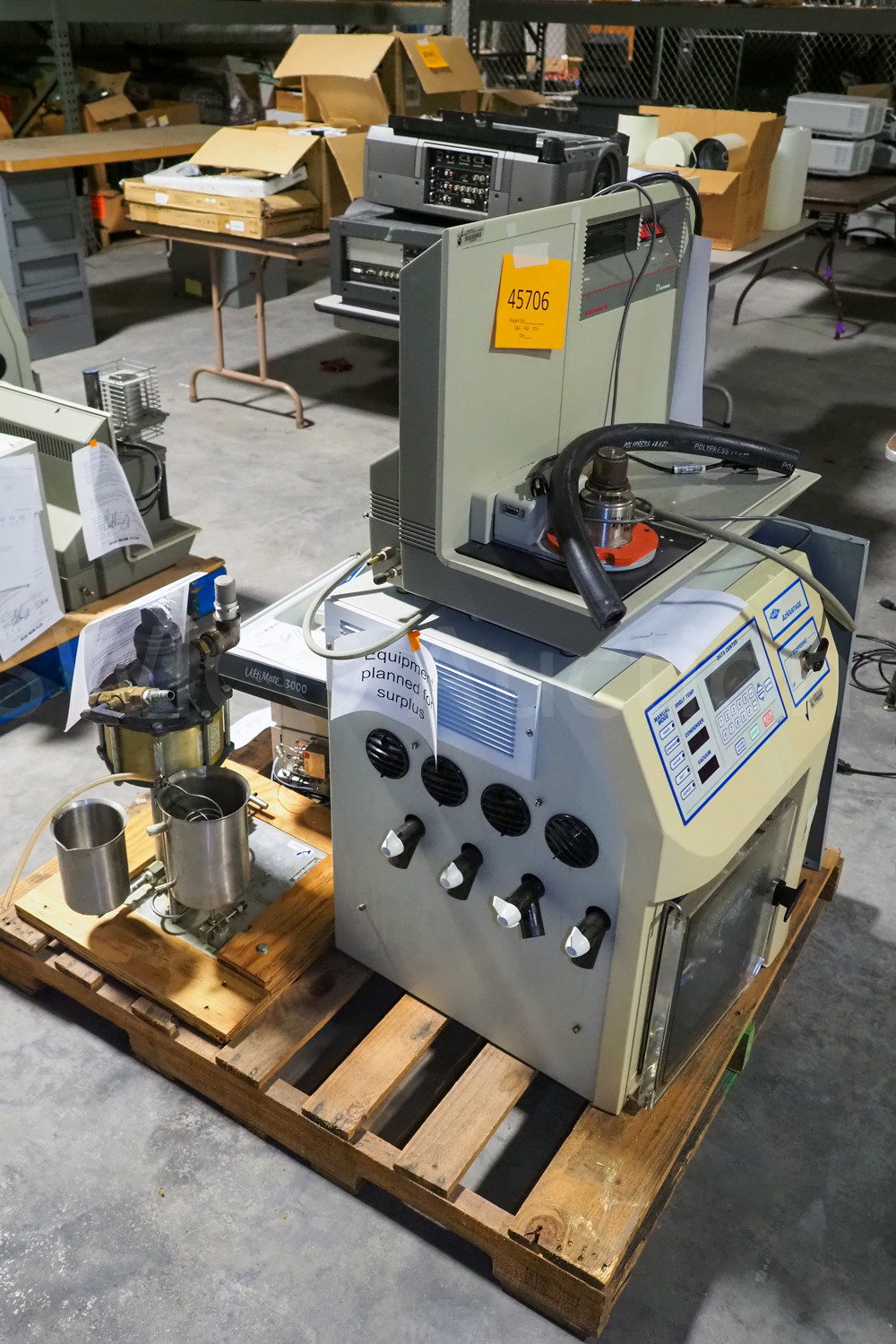 Pallet of lab equipment Swico Auctions