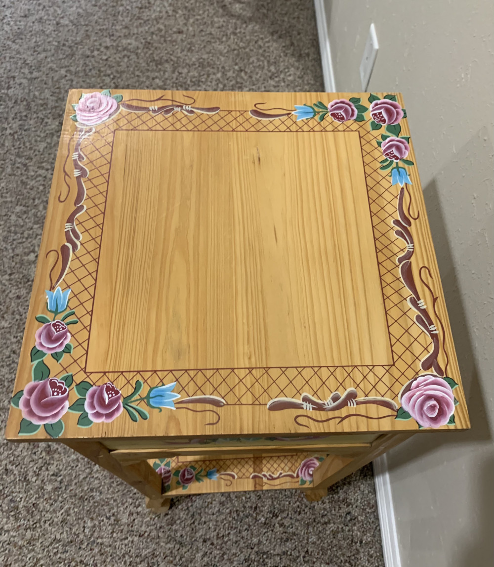 Cute Little Table Swico Auctions