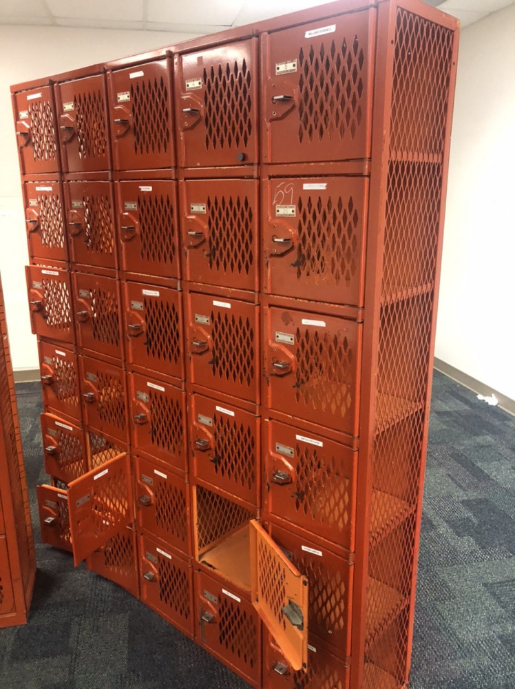 Four sets of lockers Swico Auctions