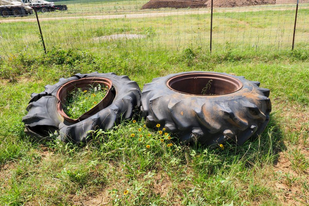Lot of tractor tires Swico Auctions